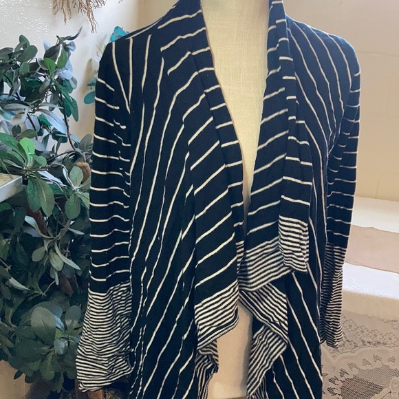 Sweater - Picture 2 of 5